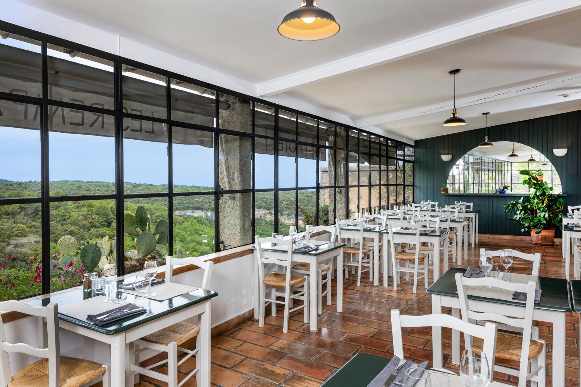 Hotel Restaurant Les Remparts เวอนาสก์ ภายนอก รูปภาพ