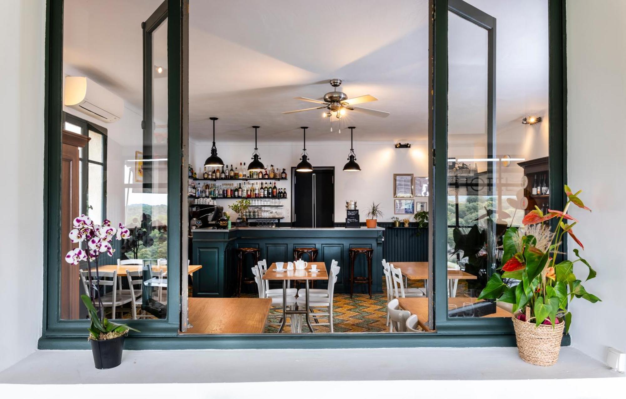 Hotel Restaurant Les Remparts เวอนาสก์ ภายนอก รูปภาพ