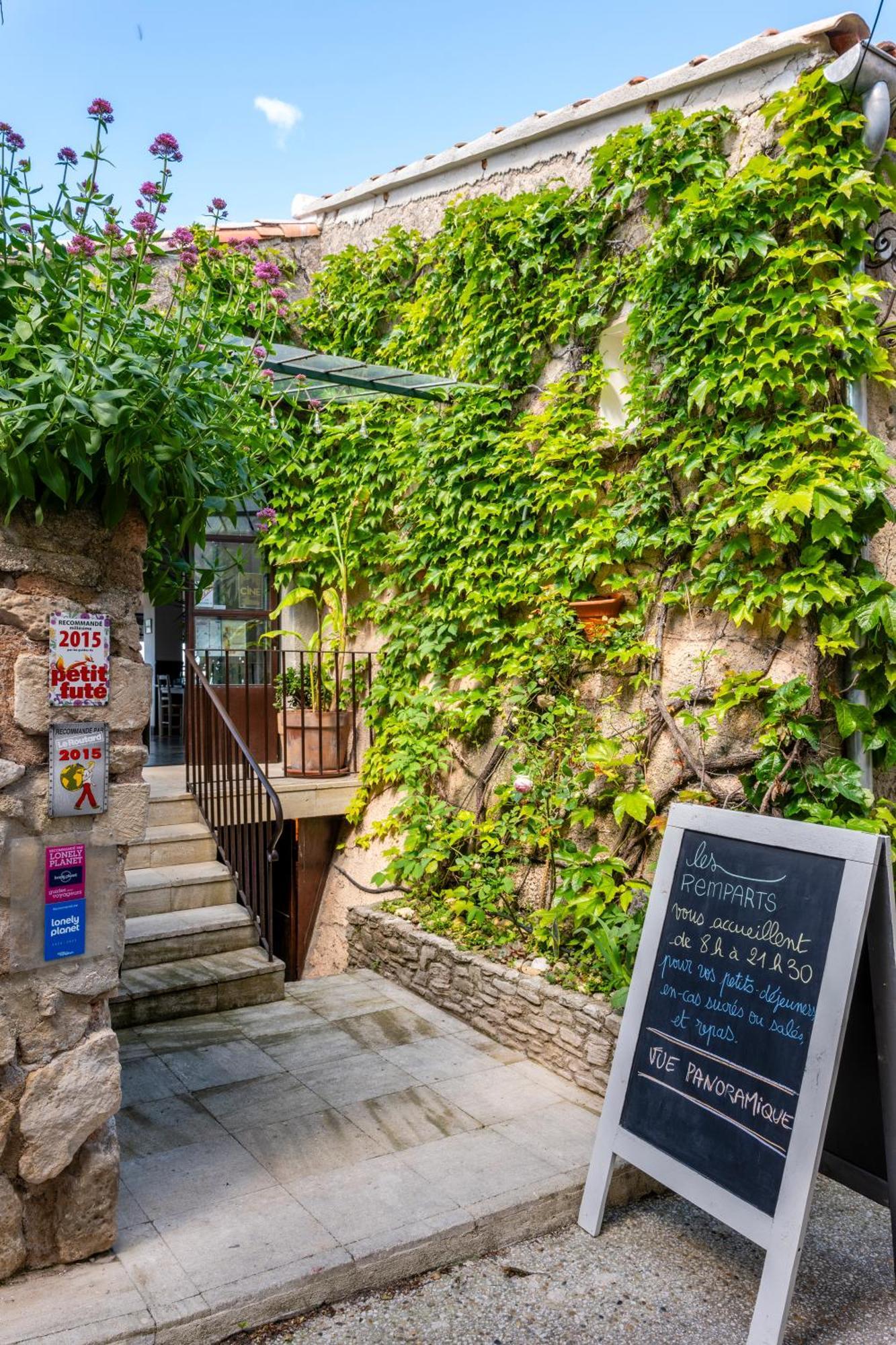 Hotel Restaurant Les Remparts เวอนาสก์ ภายนอก รูปภาพ