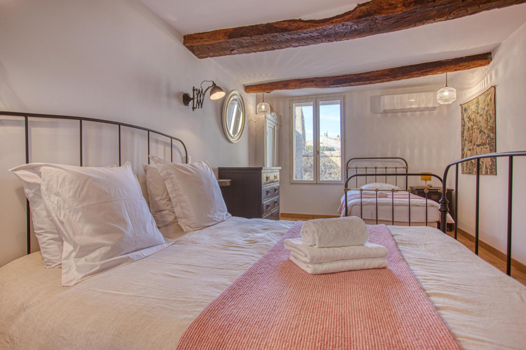 Hotel Restaurant Les Remparts เวอนาสก์ ภายนอก รูปภาพ