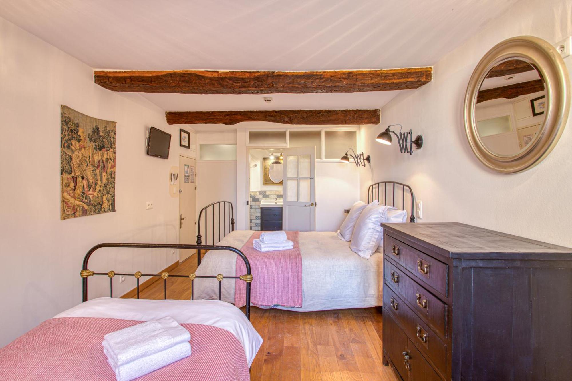 Hotel Restaurant Les Remparts เวอนาสก์ ภายนอก รูปภาพ
