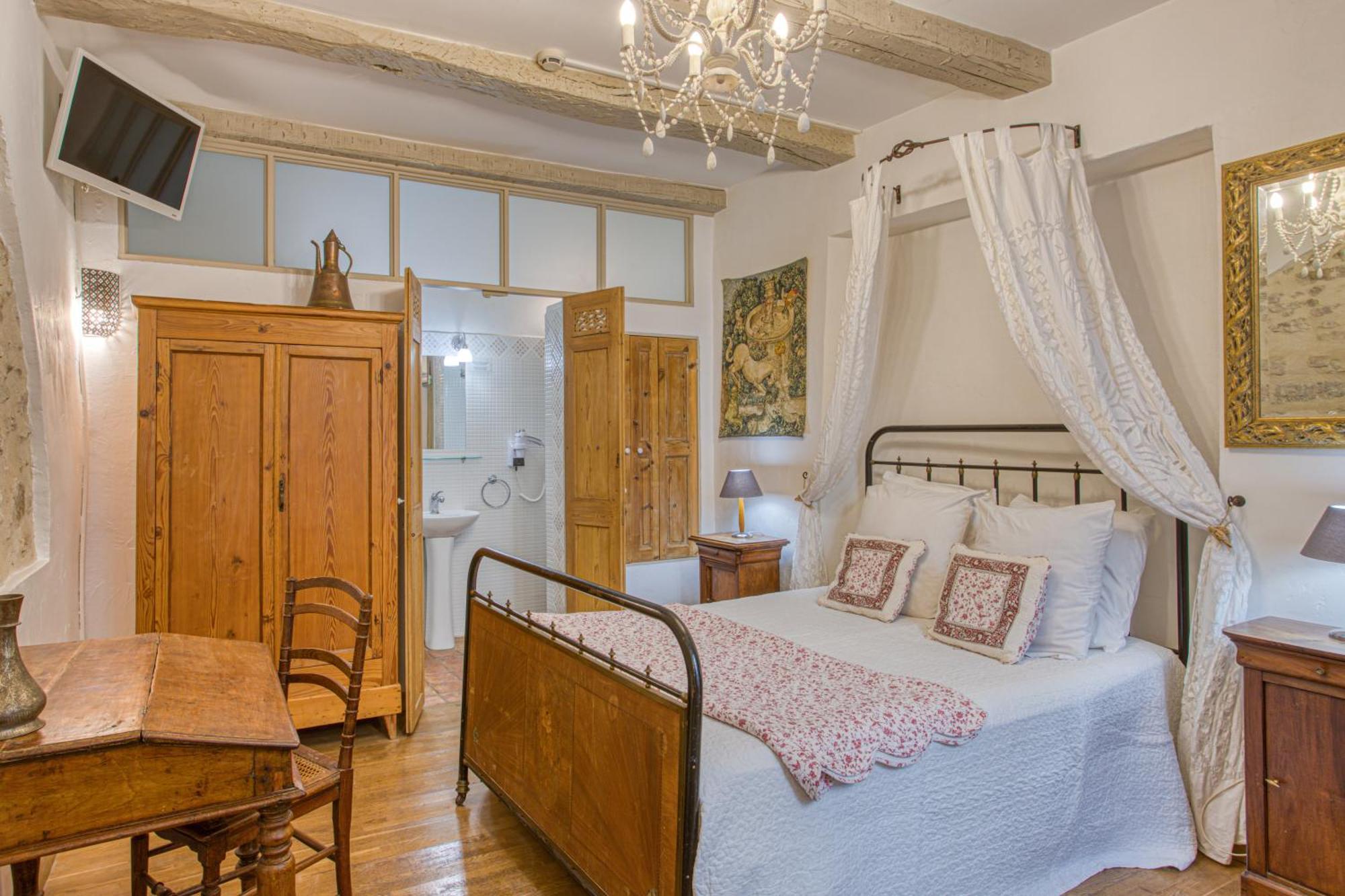 Hotel Restaurant Les Remparts เวอนาสก์ ภายนอก รูปภาพ